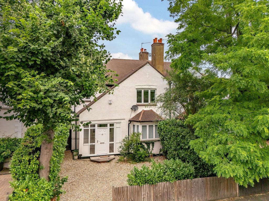 Semi Detached House in London