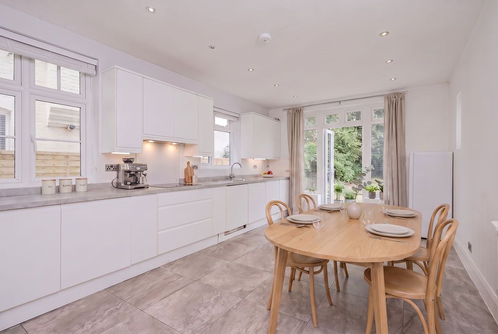 Semi Detached House in London