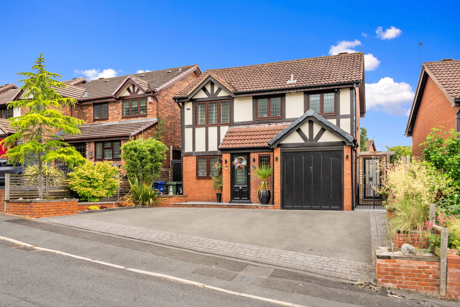 Detached House in Brierley Hill