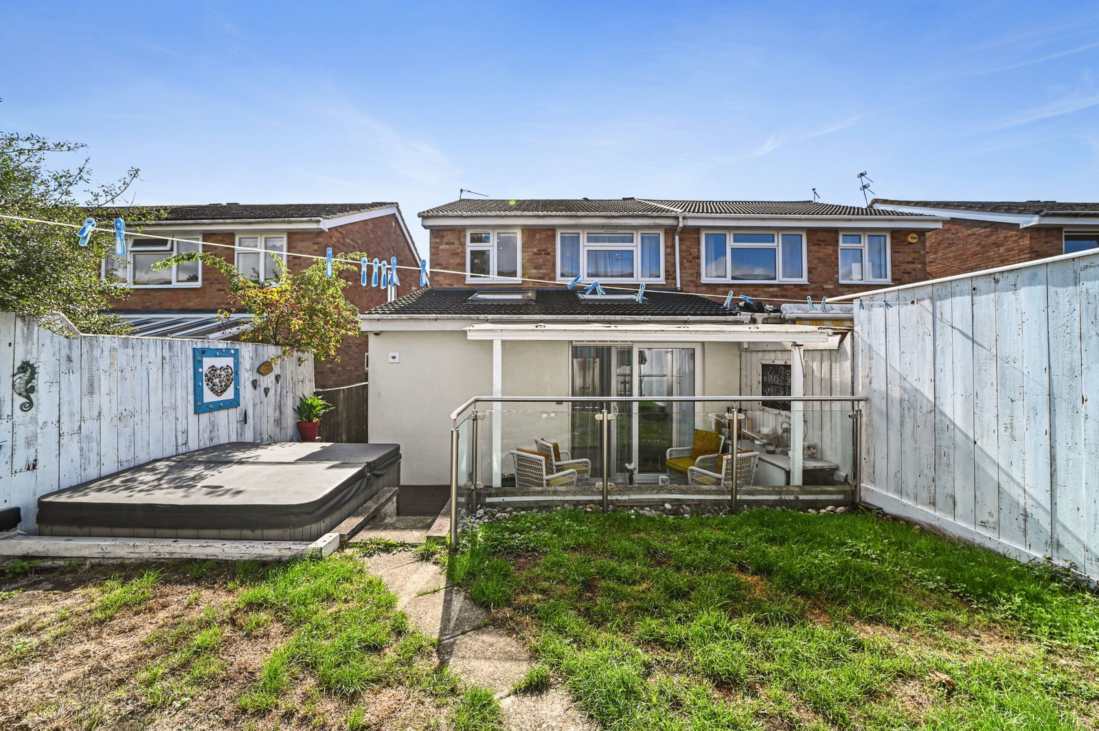 Semi Detached House for sale in Chigwell, High Meadows, Chigwell, IG7, 1162 m²