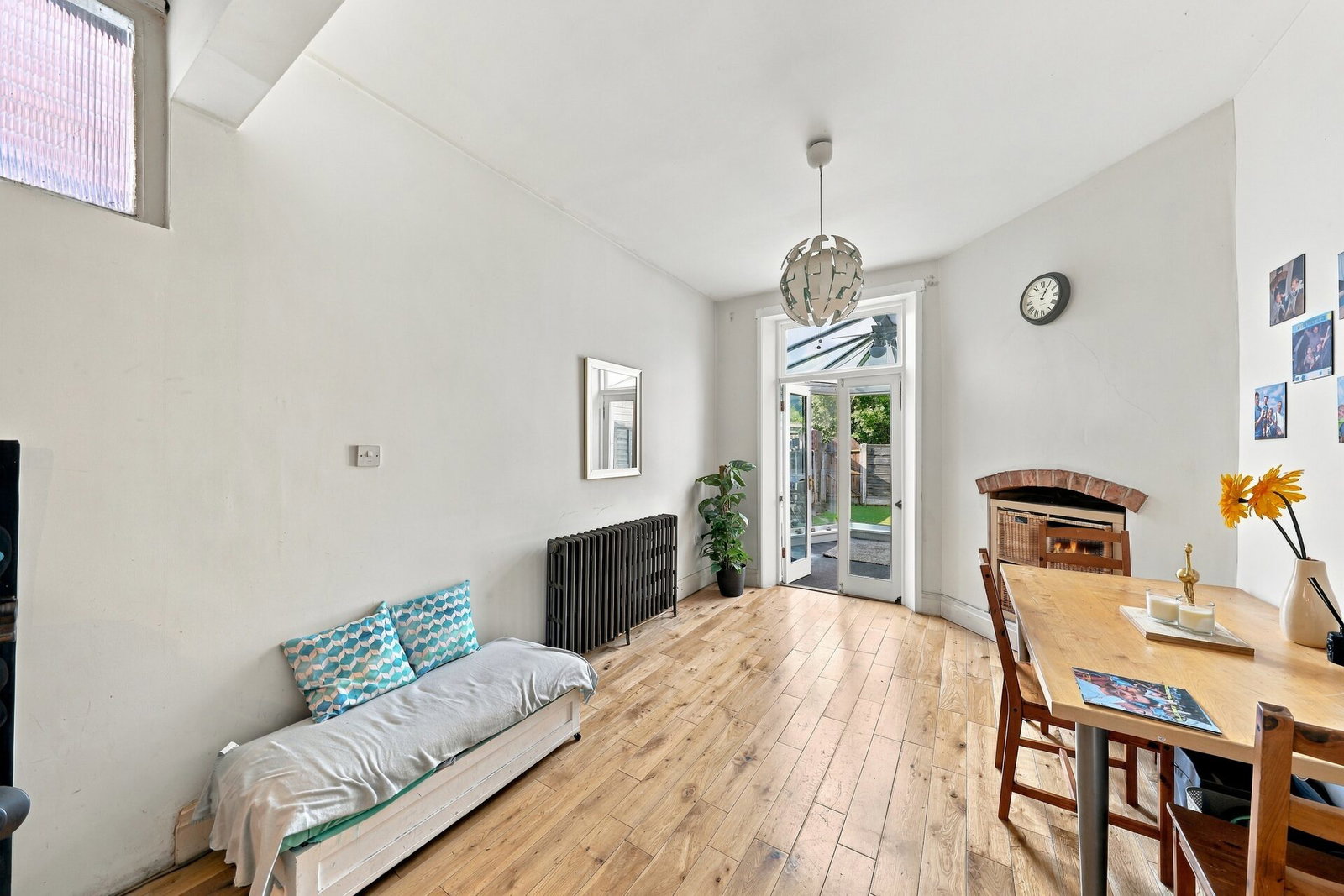 Terraced House for sale in Sale, Moorfield Grove, Sale, M33 3GF, 1345 m²