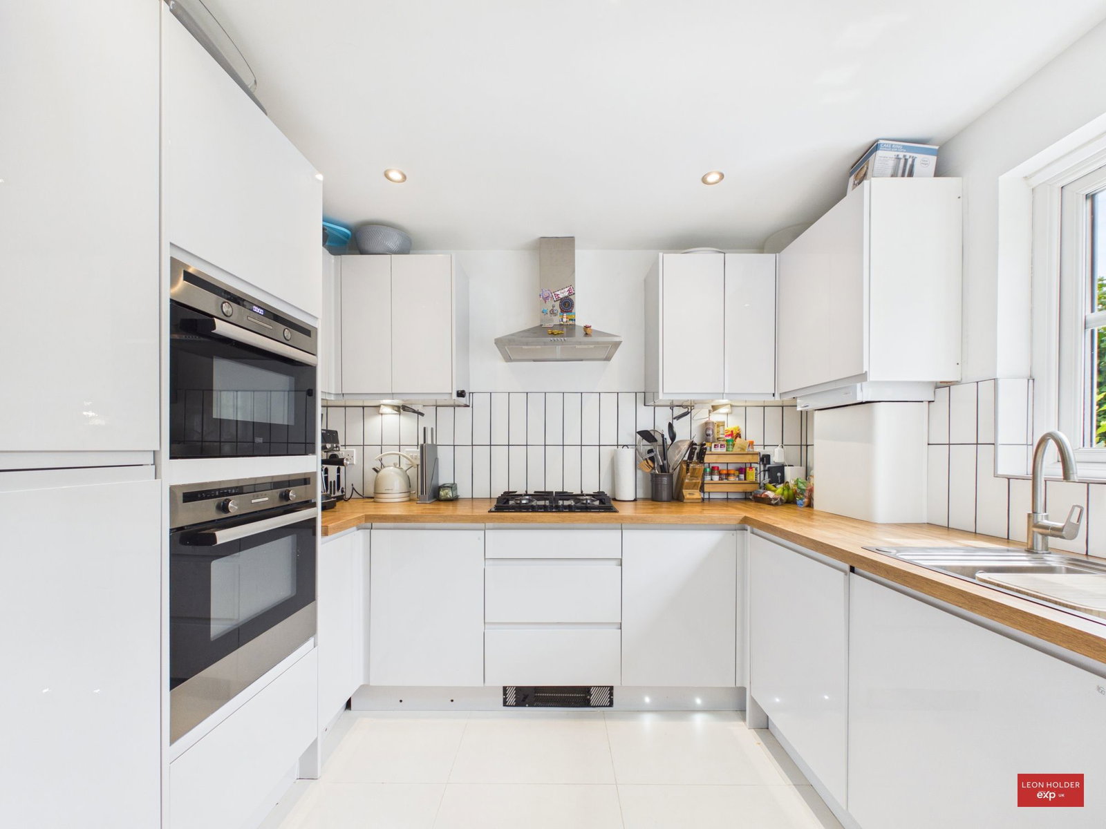 Semi Detached House in Gloucester