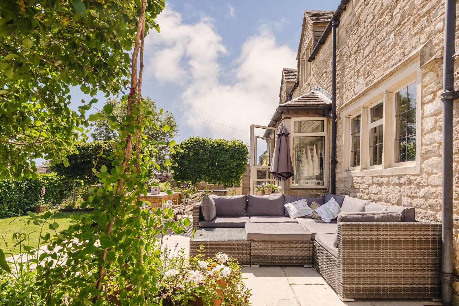 Detached House for sale in Stroud, Oakridge Lynch, Stroud, GL6 7NZ