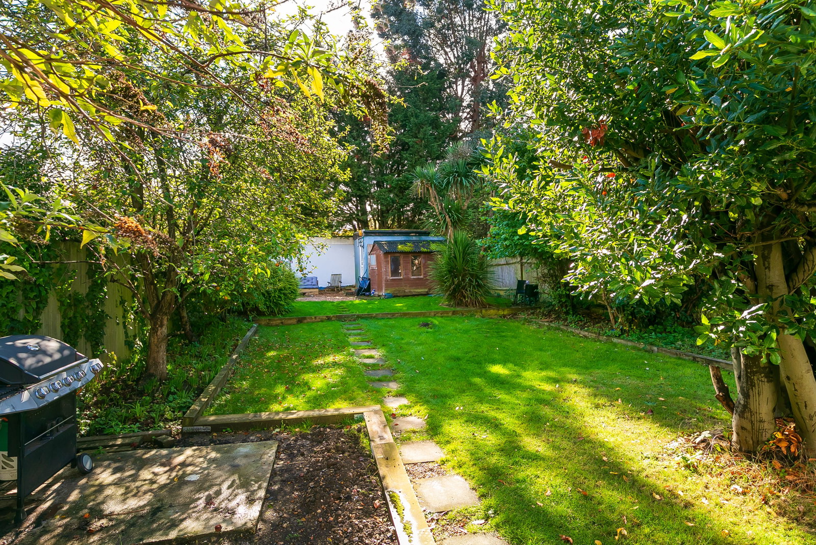 Semi Detached House in New Malden