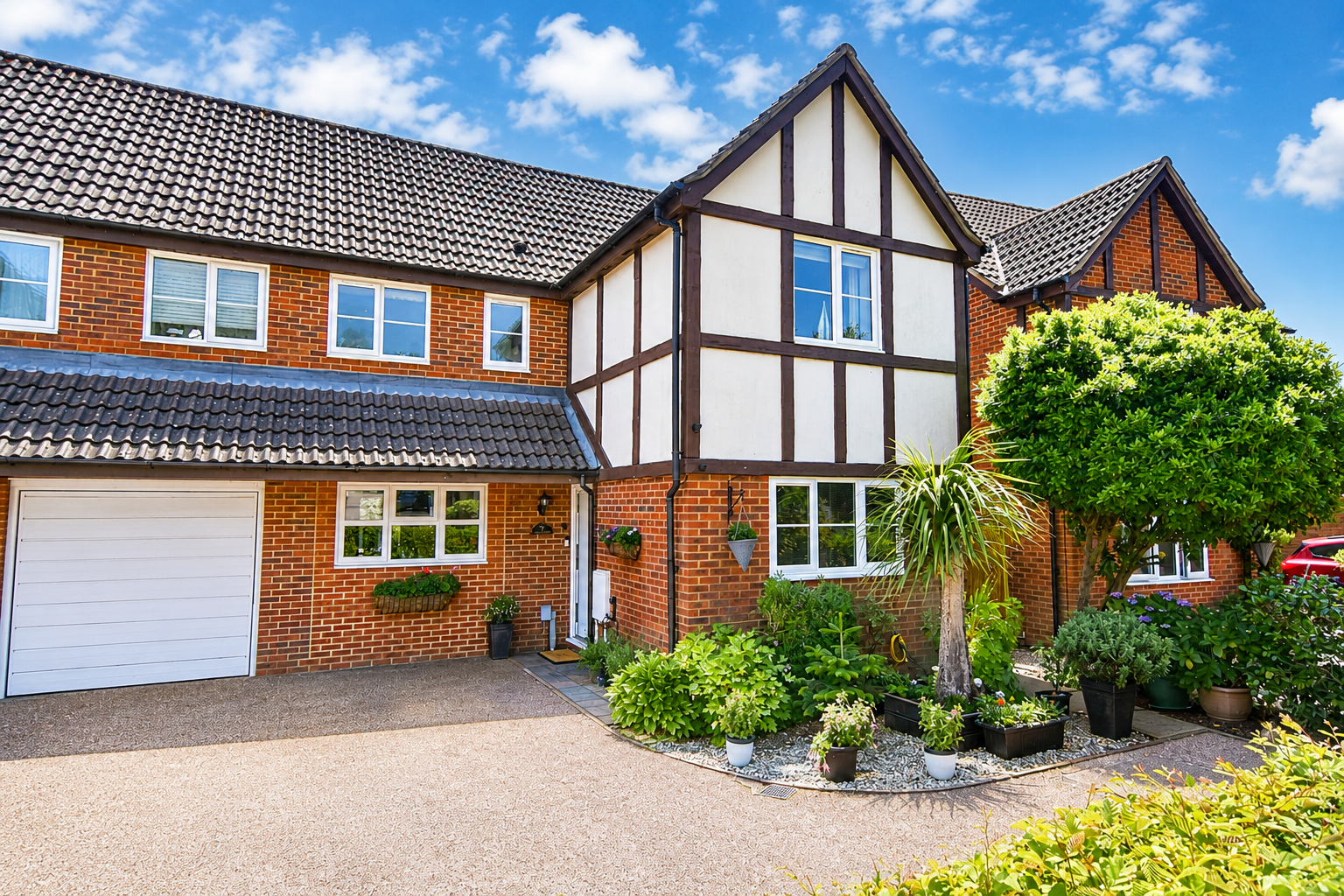 Semi Detached House in Abbots Langley