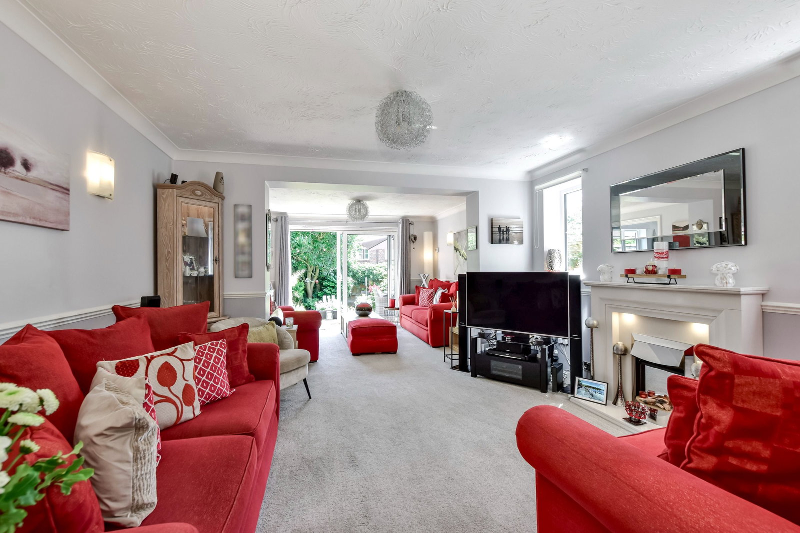 Semi Detached House in Abbots Langley