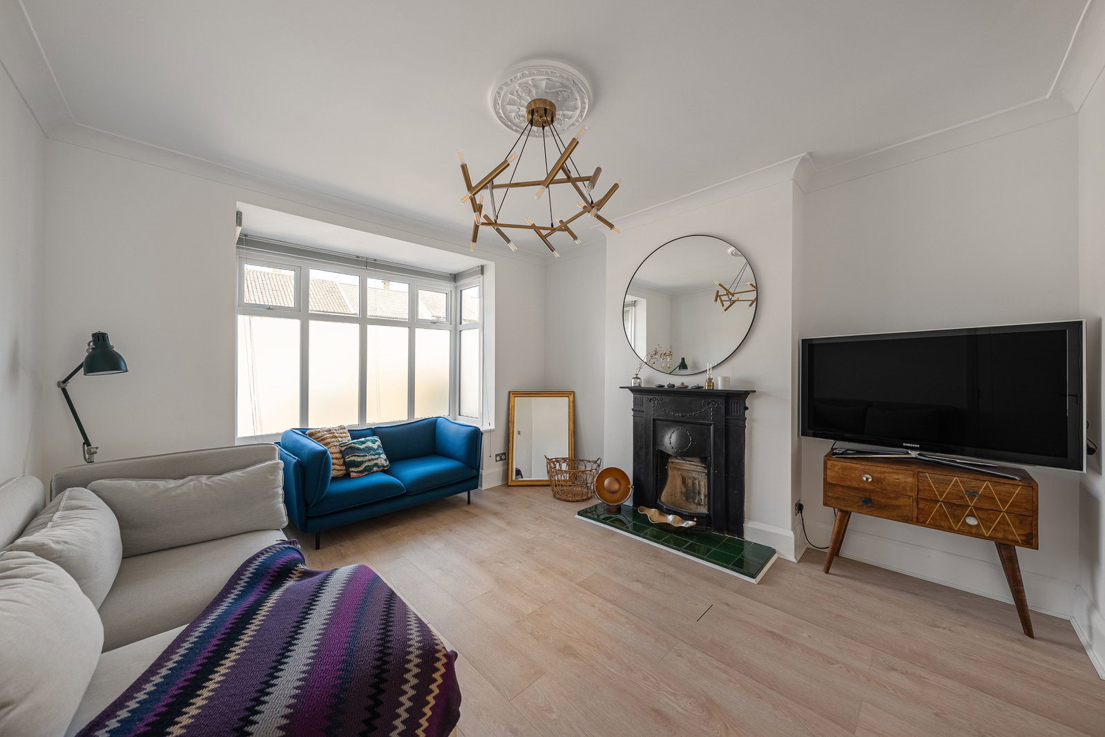Semi Detached House for sale in London, Linchmere Road, London, SE12