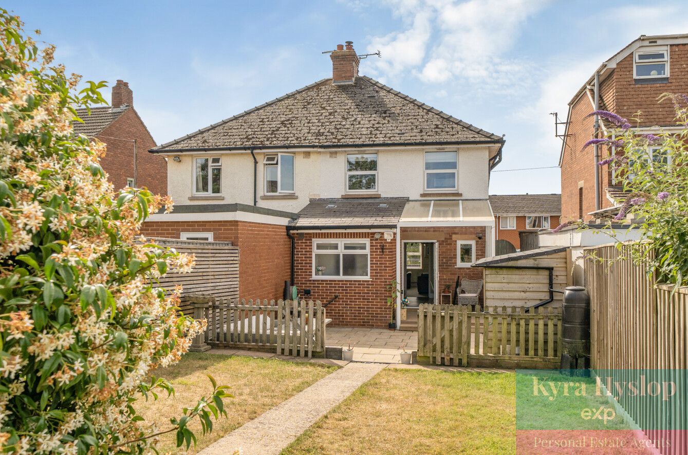 Semi Detached House in Exeter