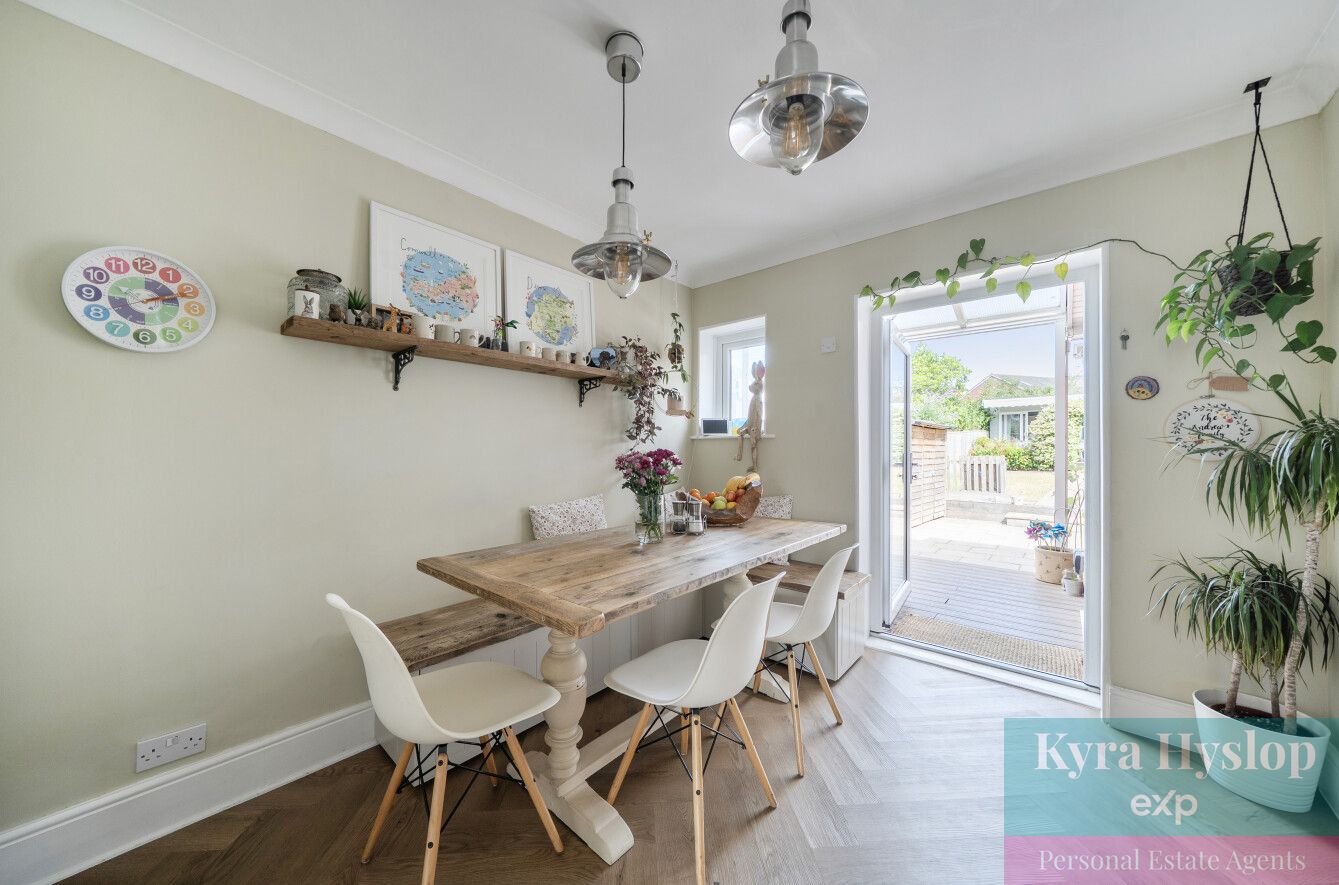 Semi Detached House in Exeter