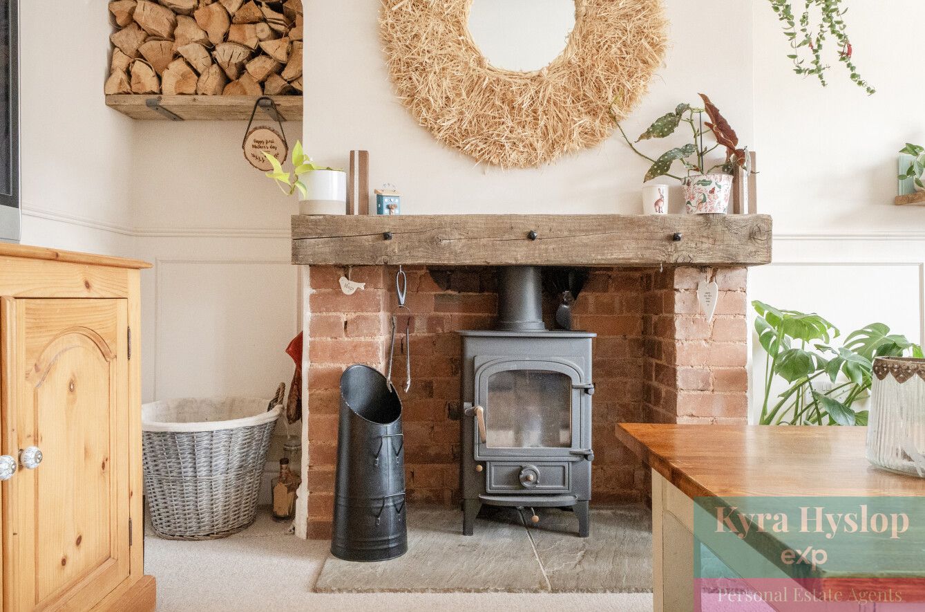 Semi Detached House in Exeter