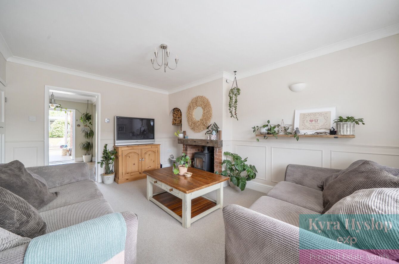 Semi Detached House in Exeter
