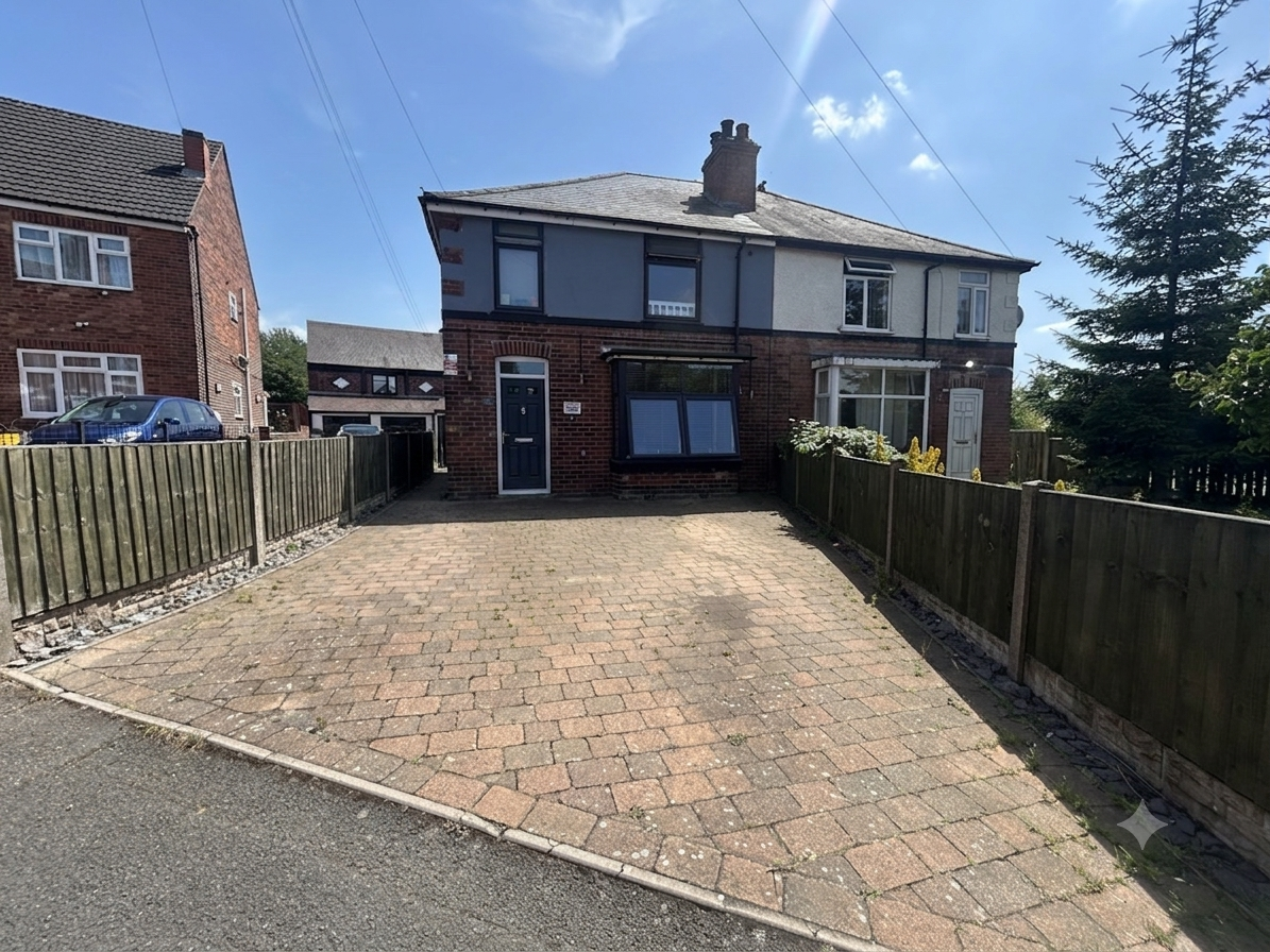 Semi Detached House in Swadlincote