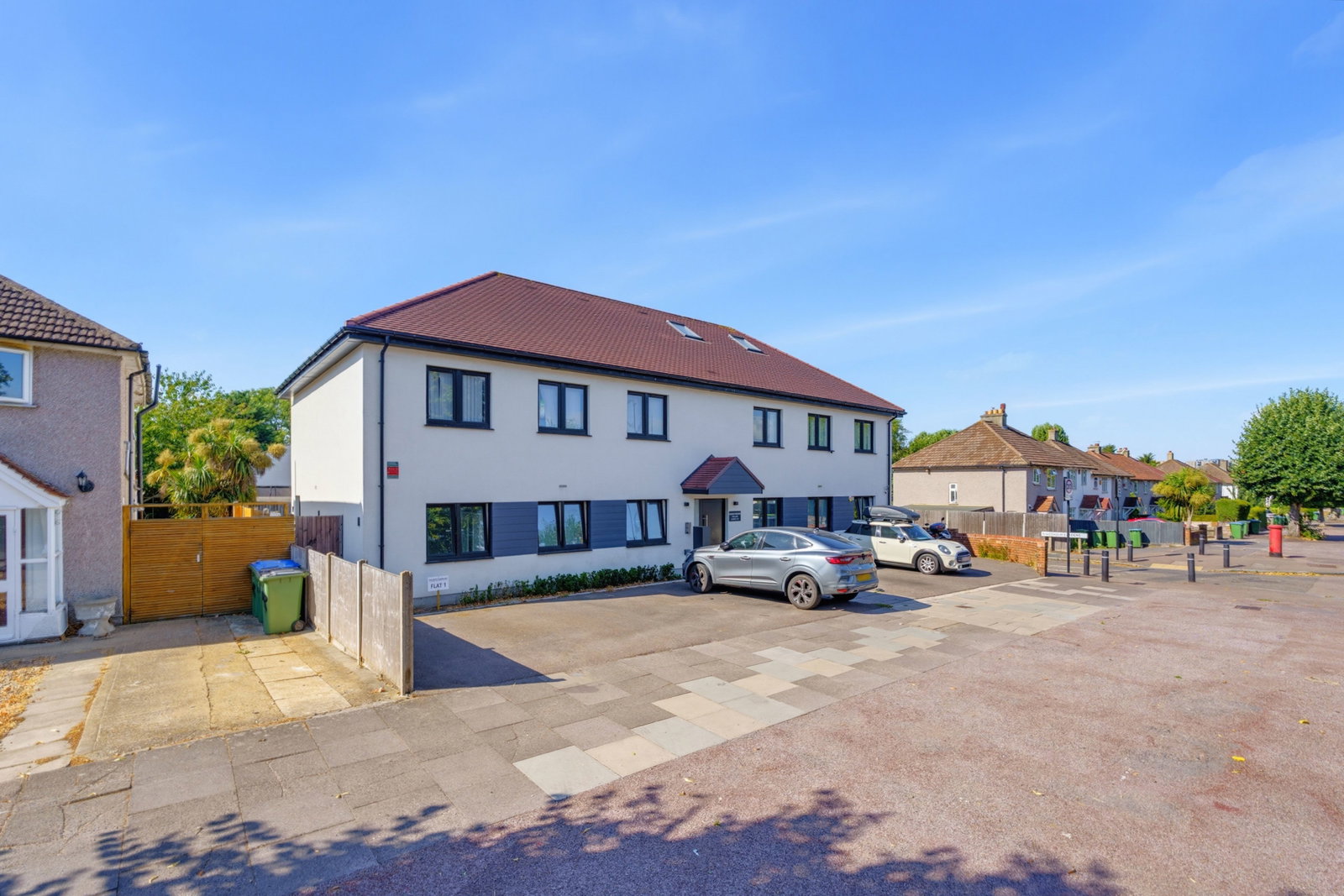 Flat for sale in London, Rochester Way, SE9, 787 m²