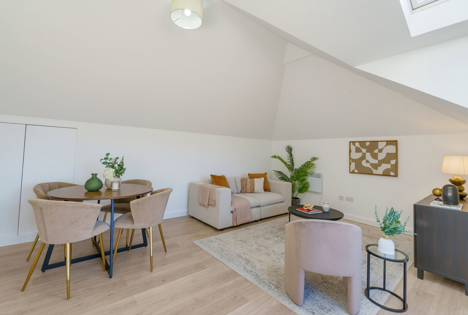 Flat for sale in London, Rochester Way, SE9, 787 m²