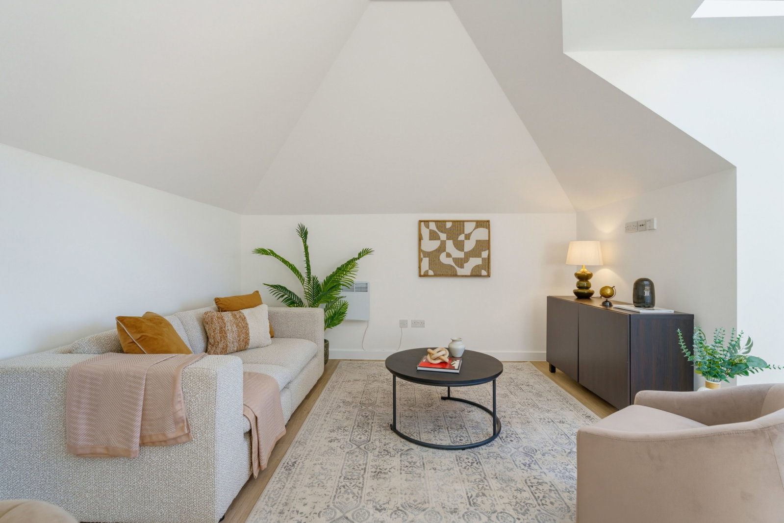 Flat for sale in London, Rochester Way, SE9, 787 m²