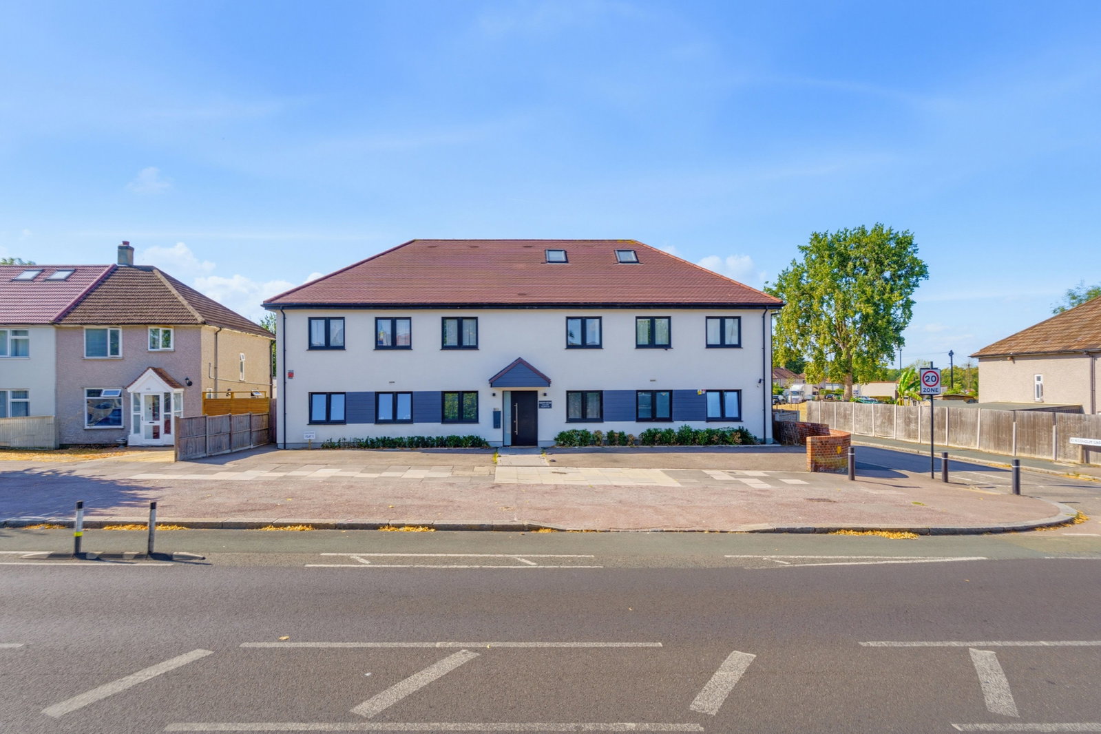 Flat for sale in London, Rochester Way, SE9, 787 m²