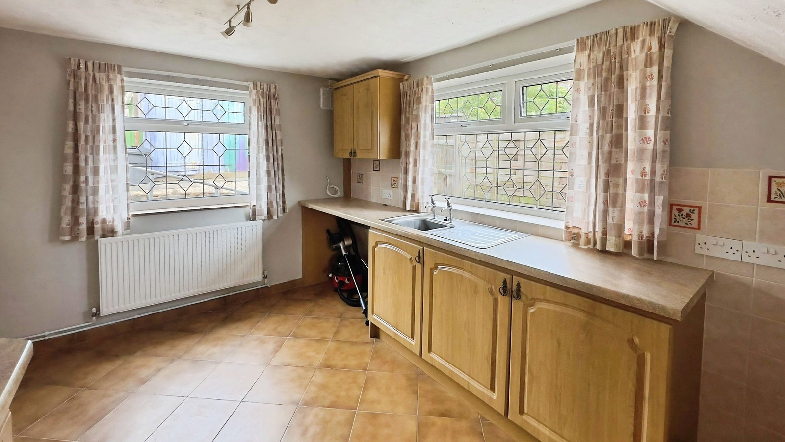 Semi Detached House for sale in Ilkeston, Glendon Road, Ilkeston, DE7 4GQ