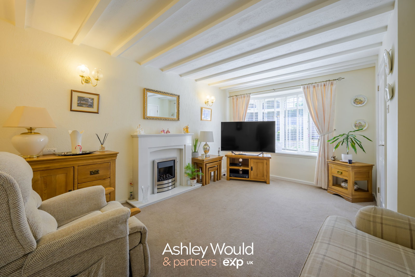 Semi Detached House for sale in Halesowen, Stanmore Grove, Halesowen, B62 0HG