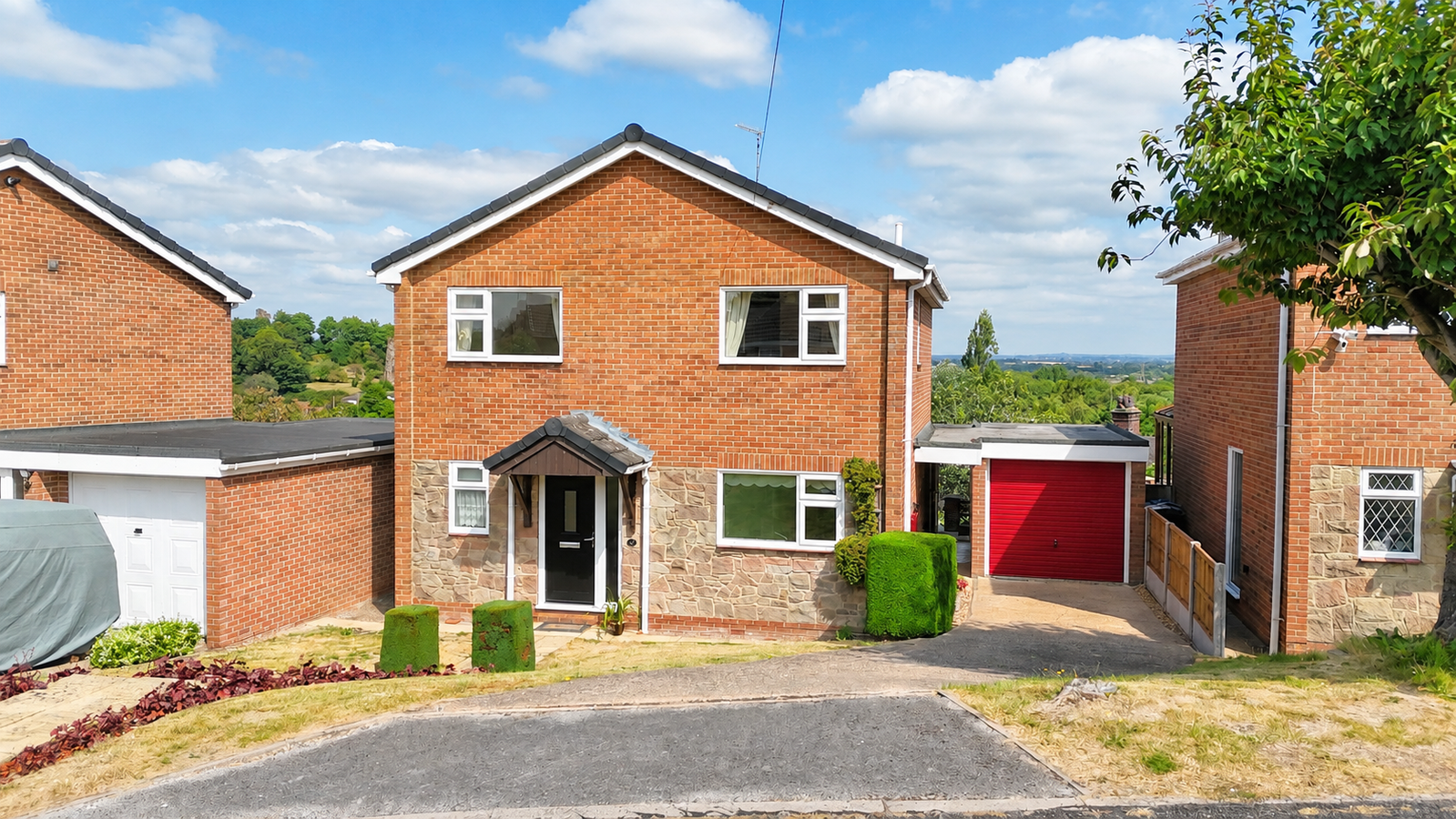 Detached House in Burton-on-trent
