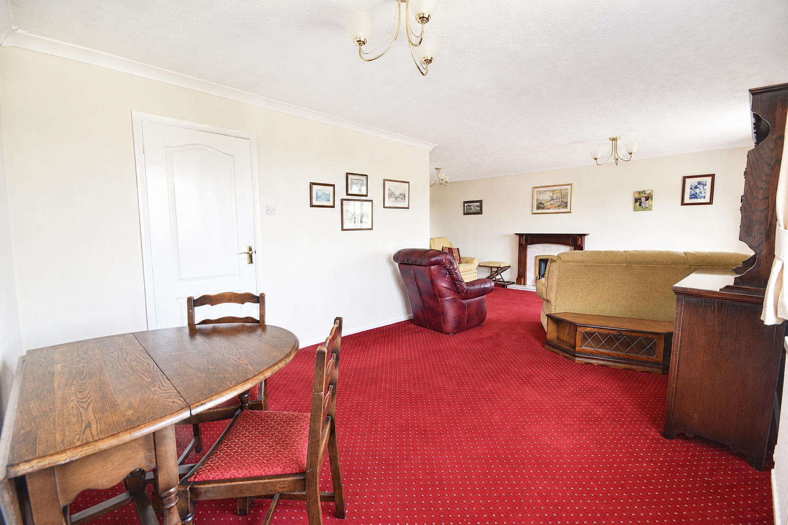Detached House in Burton-on-trent