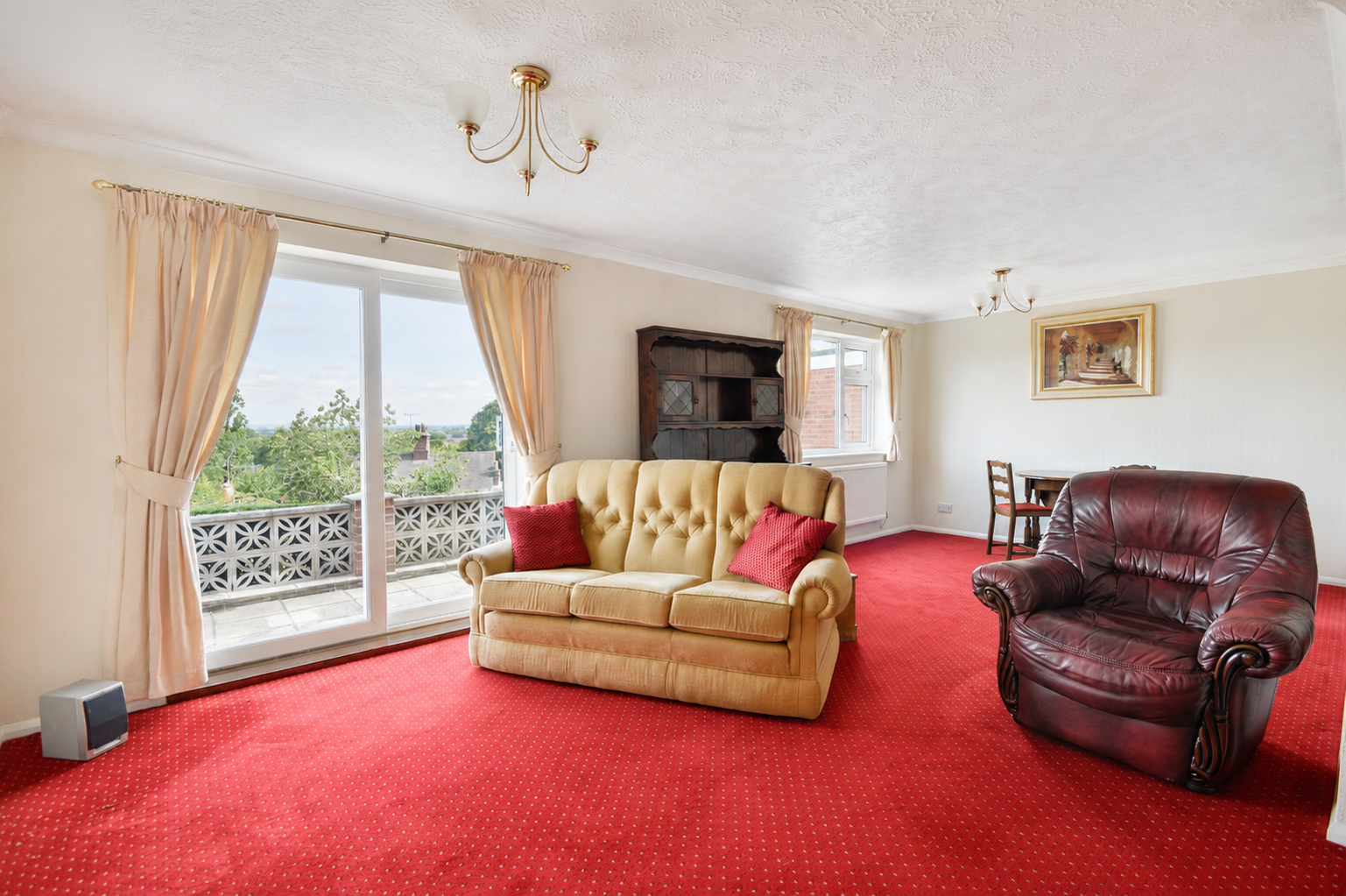 Detached House in Burton-on-trent