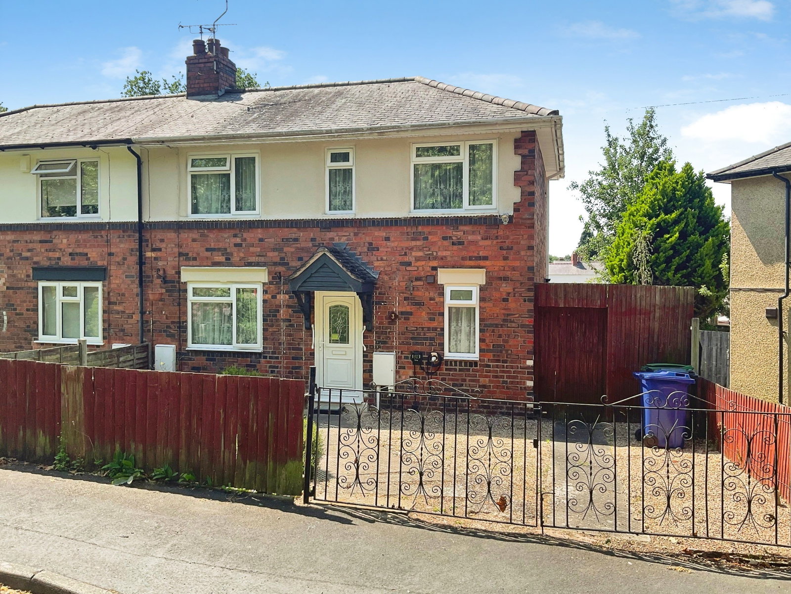 Semi Detached House in Brierley Hill