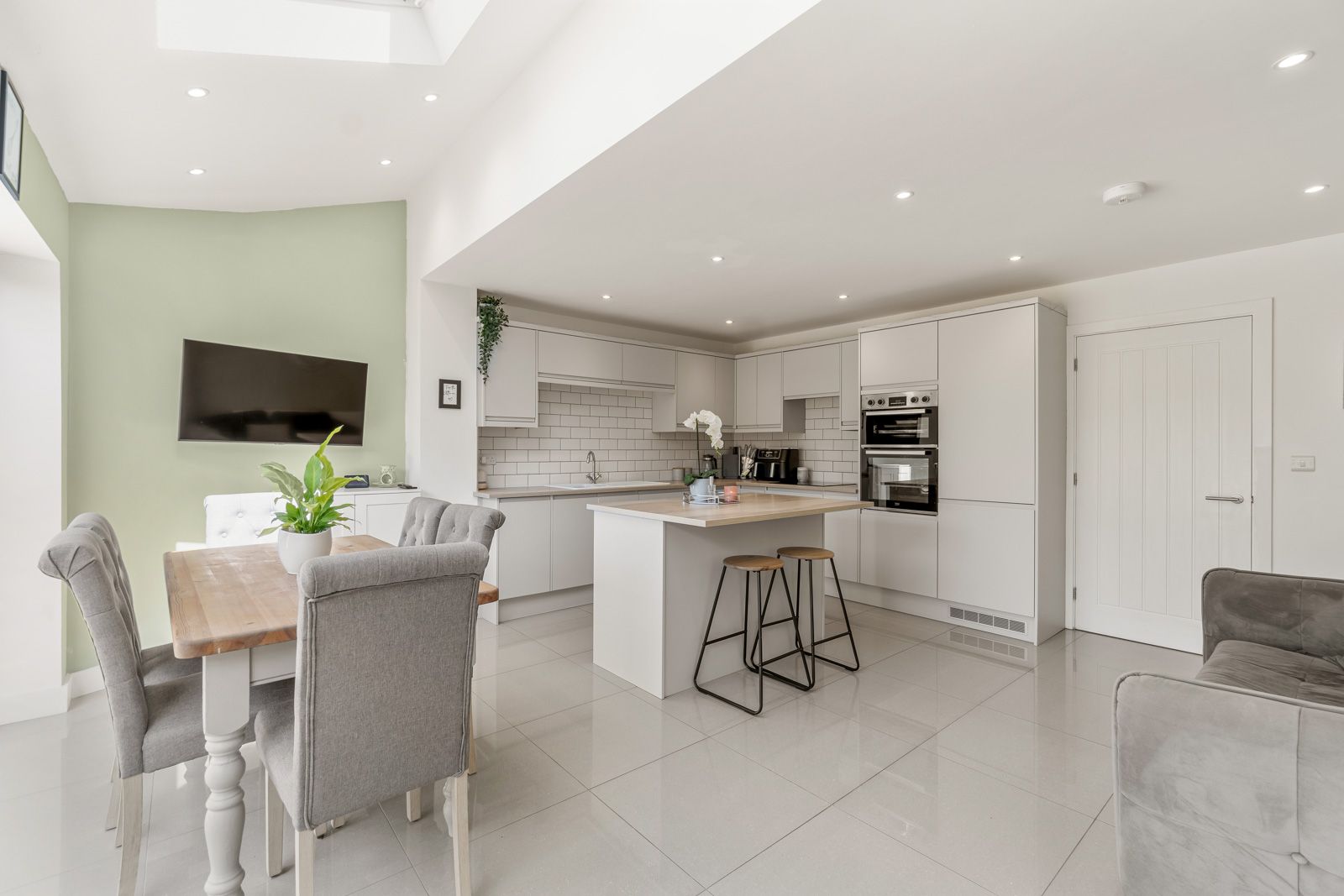 Semi Detached House in Huddersfield