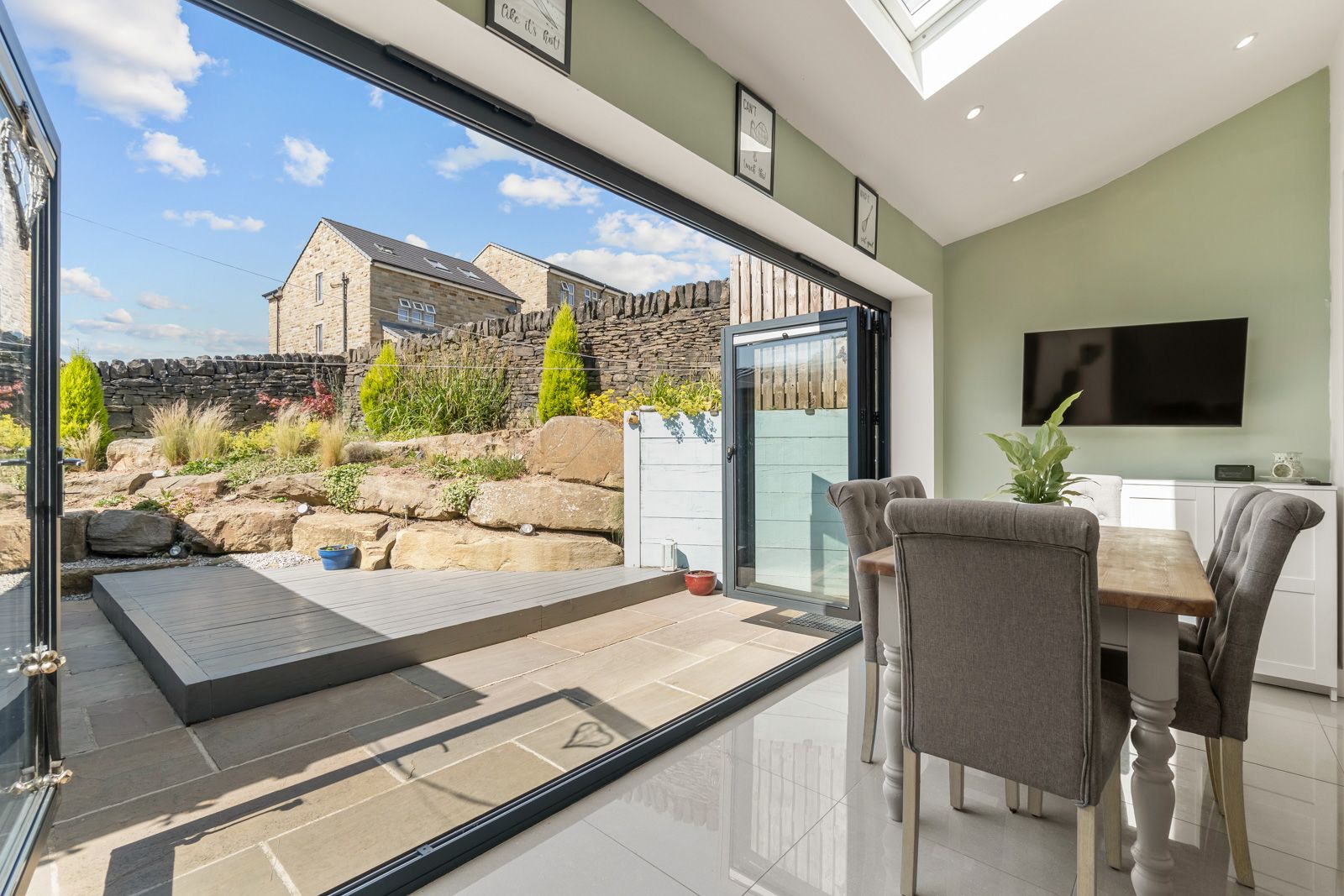 Semi Detached House in Huddersfield