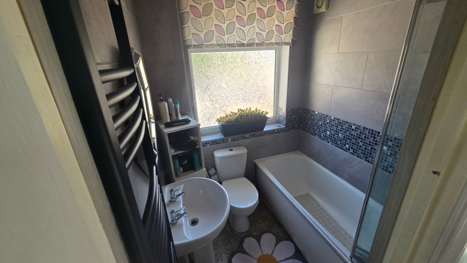 Semi Detached House in Luton 4