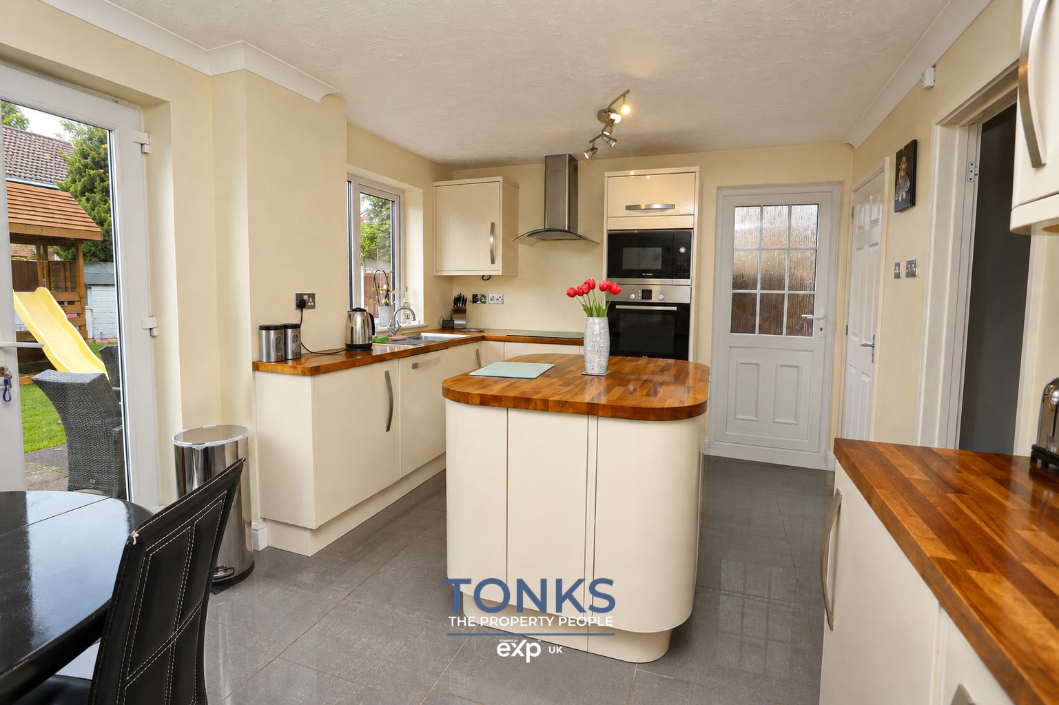 Semi Detached House in Halesowen