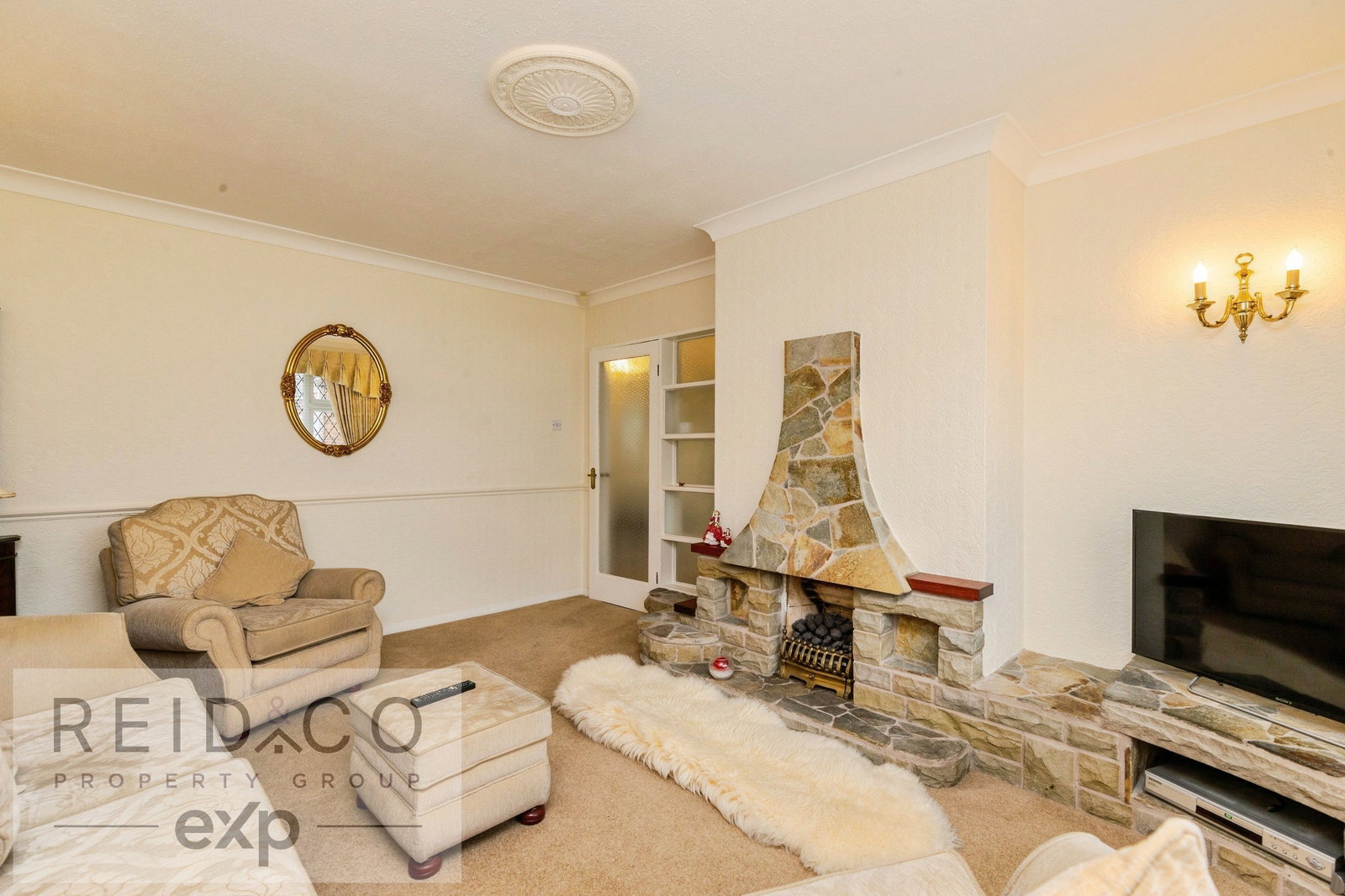 Semi Detached Bungalow for sale in Preston, Hawthorn Crescent, Lea, Preston, PR2 1RD, 979 m²