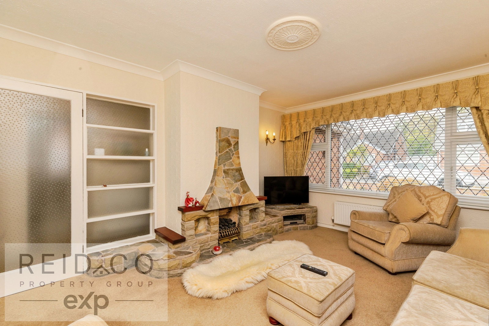 Semi Detached Bungalow for sale in Preston, Hawthorn Crescent, Lea, Preston, PR2 1RD, 979 m²