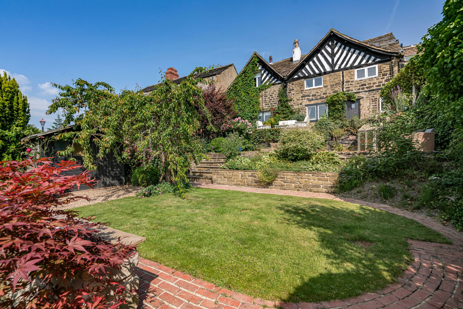 Semi Detached House in Halifax