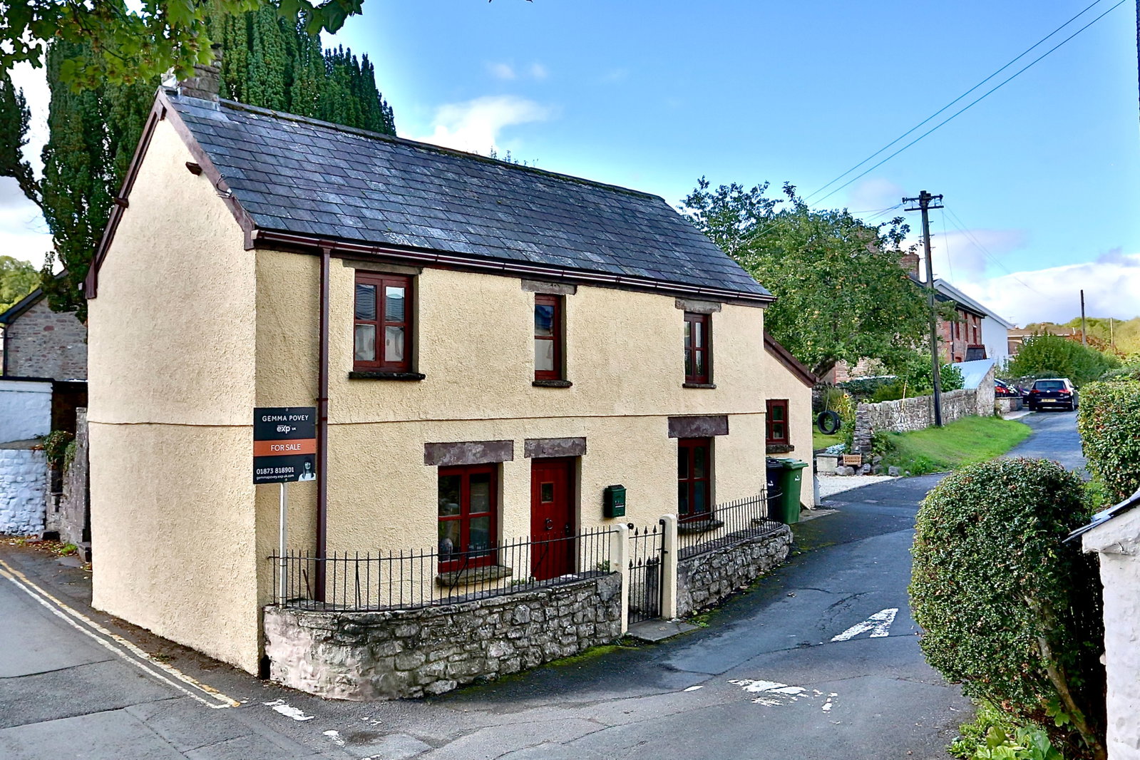 Detached House for sale in Crickhowell, Turn Pike Cottage, Castle Road, Llangynidr, Crickhowell, Powys, NP8 1NG