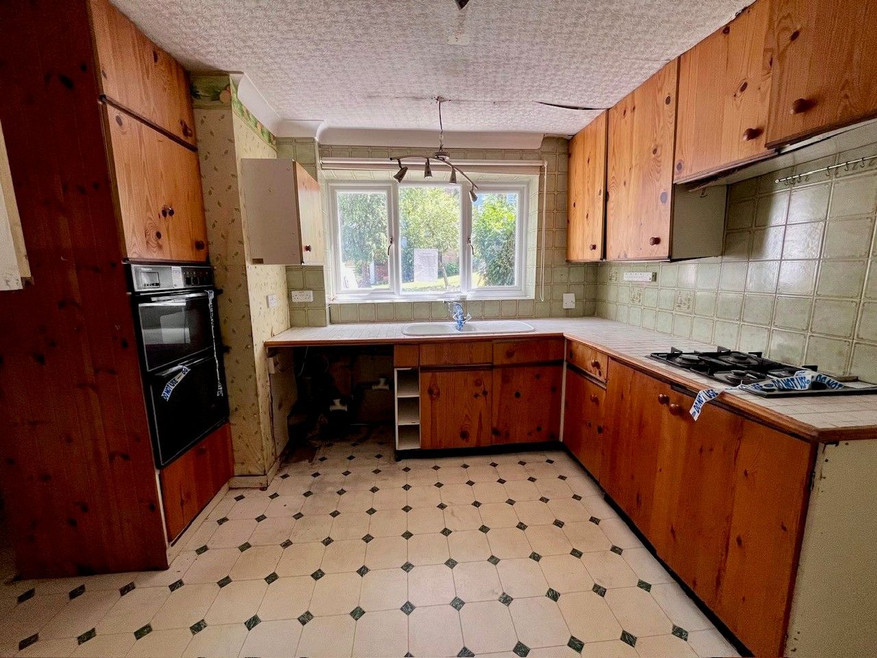 Terraced House in Bushey