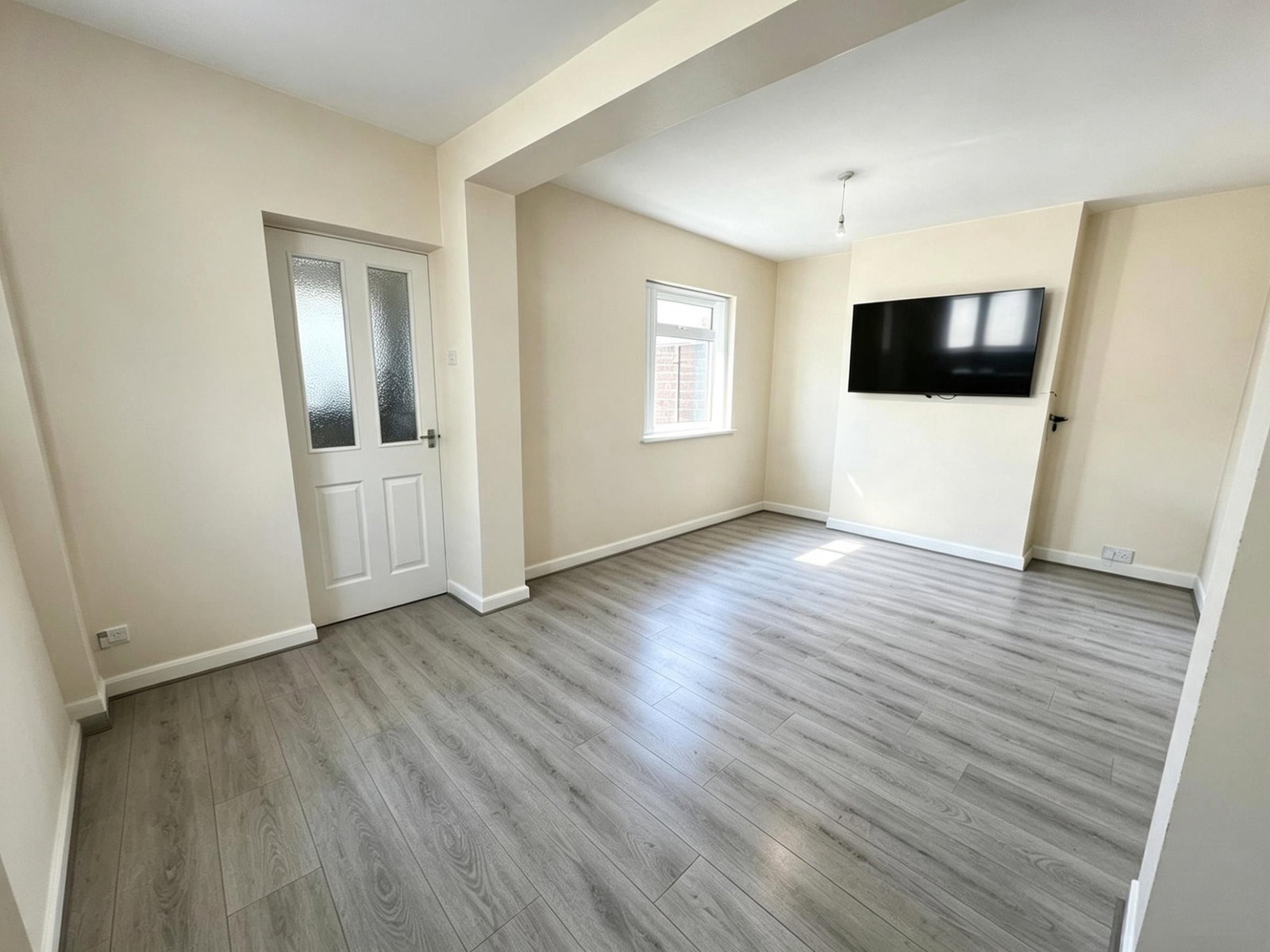 Semi Detached House in Tipton