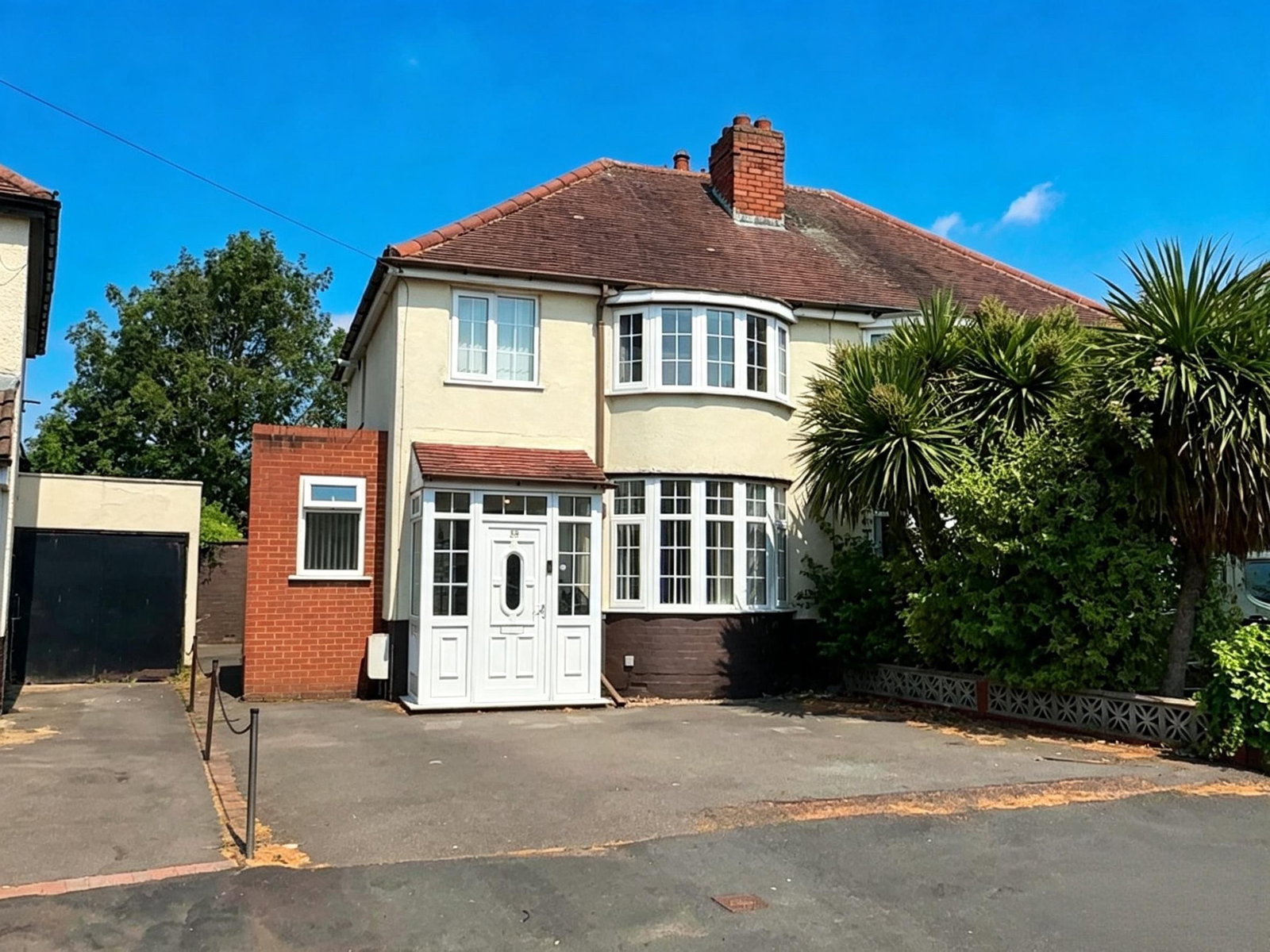 Semi Detached House in Tipton