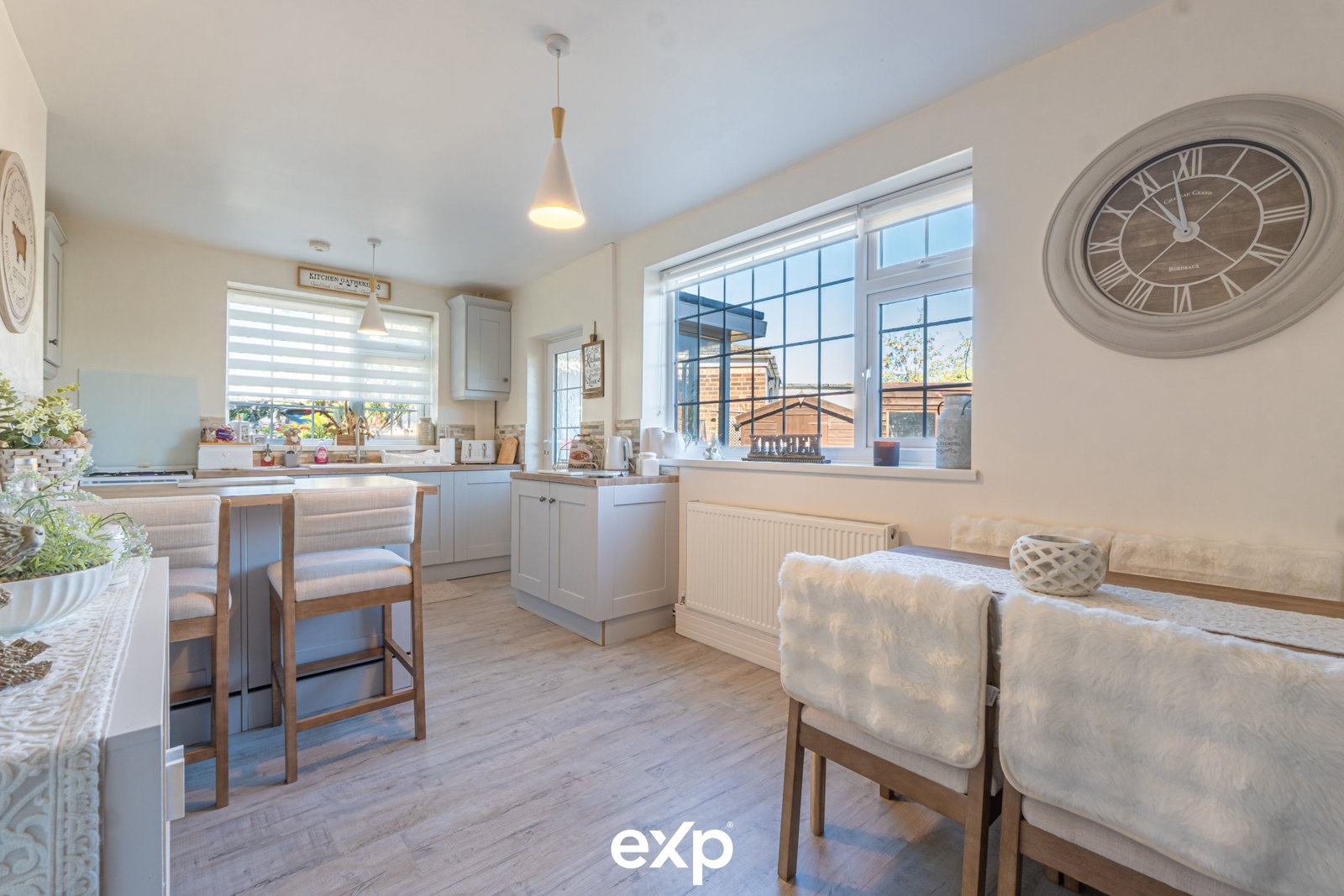 Semi Detached House for sale in Solihull, Stratford Road, Shirley, 904 m²