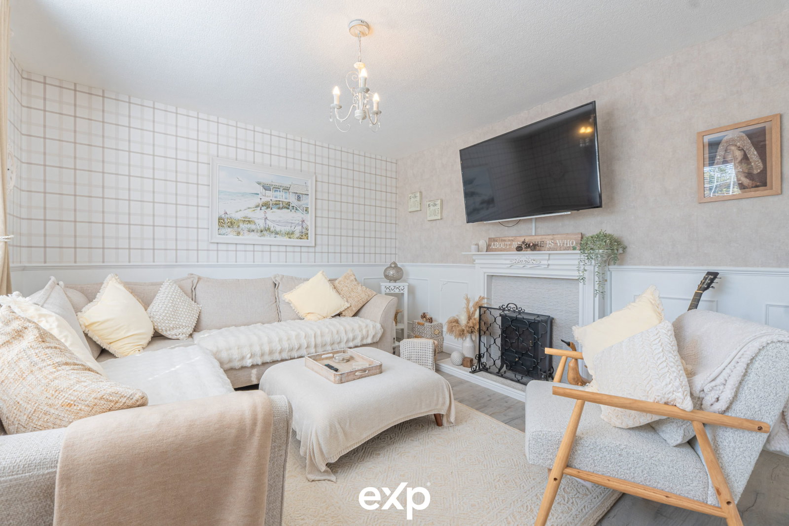 Semi Detached House for sale in Solihull, Stratford Road, Shirley, 904 m²