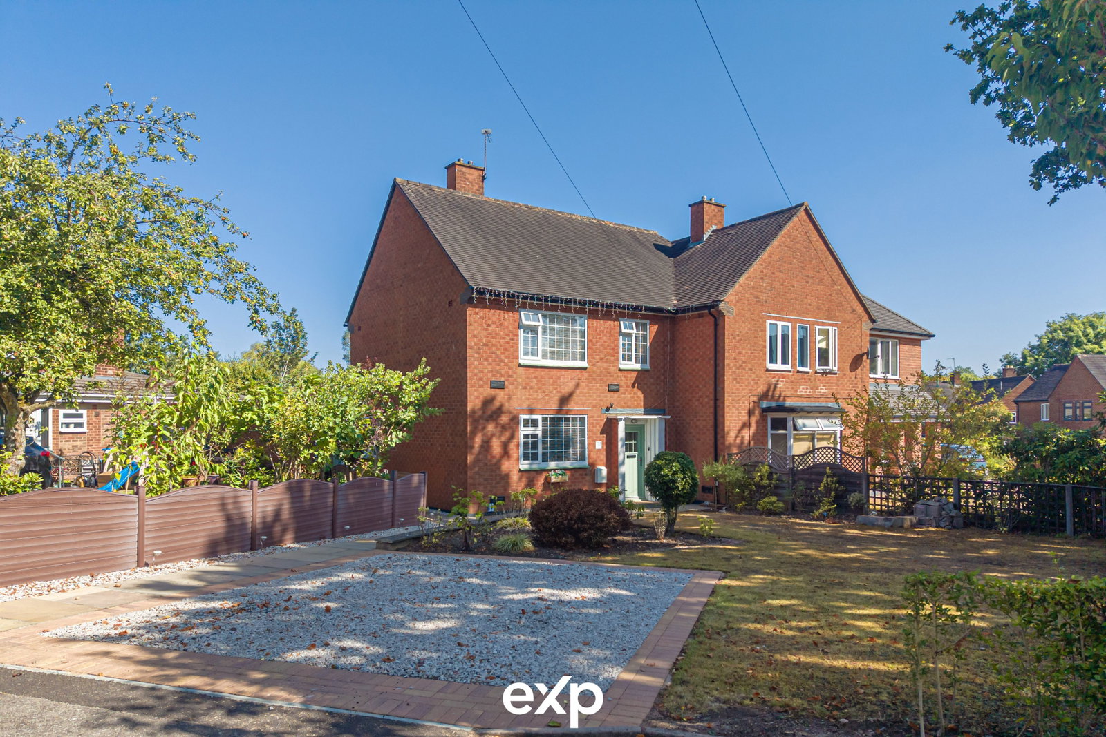 Semi Detached House for sale in Solihull, Stratford Road, Shirley, 904 m²