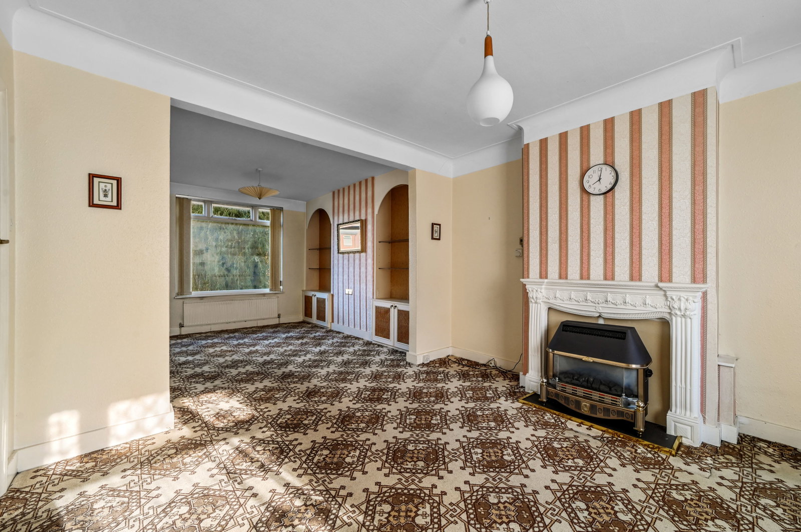 Semi Detached House for sale in Woodford Green, Sky Peals Road, Woodford Green, IG8 9NE