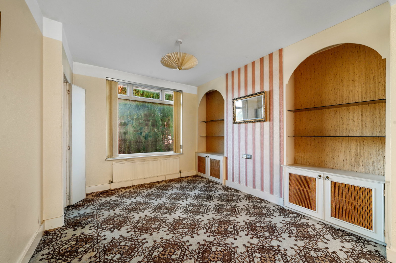 Semi Detached House for sale in Woodford Green, Sky Peals Road, Woodford Green, IG8 9NE