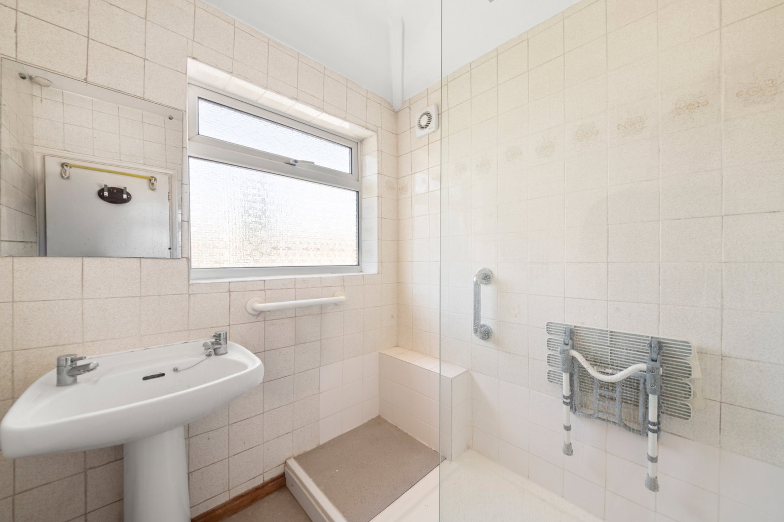 Semi Detached House in Hounslow