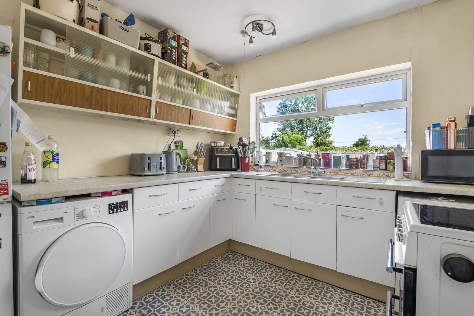 Semi Detached House in Cheltenham