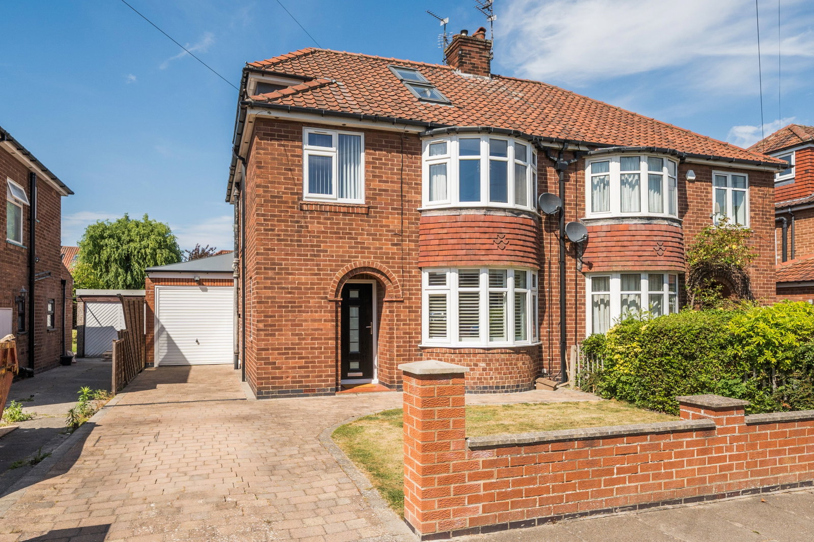 Semi Detached House for sale in York, Oakland Avenue, York, YO31 1DF, 1305 m²