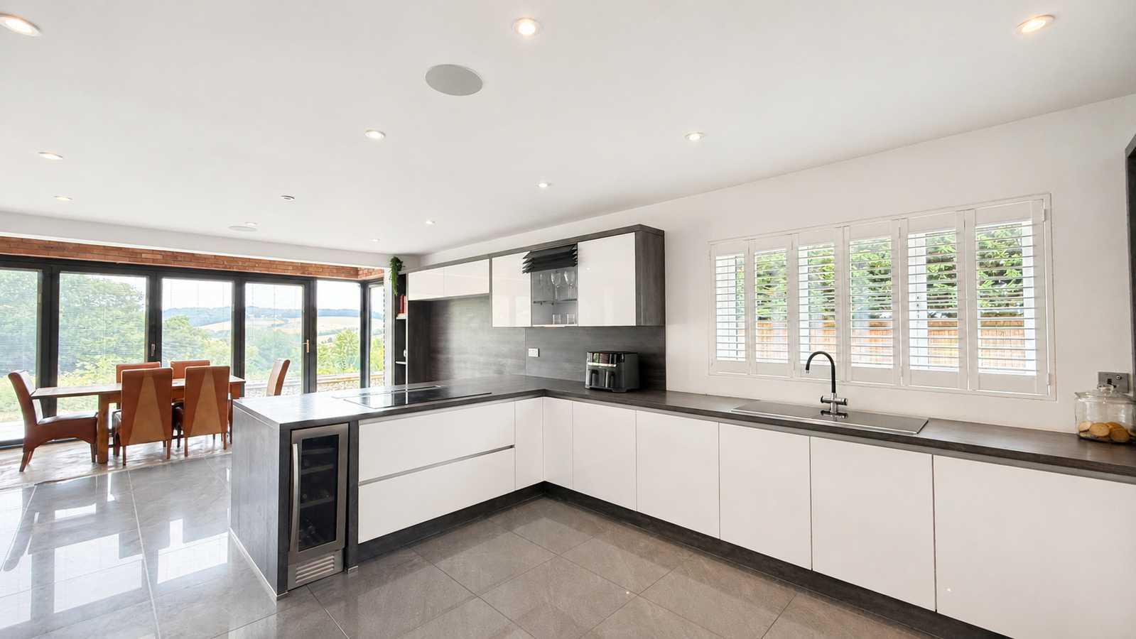 Detached House in Dover