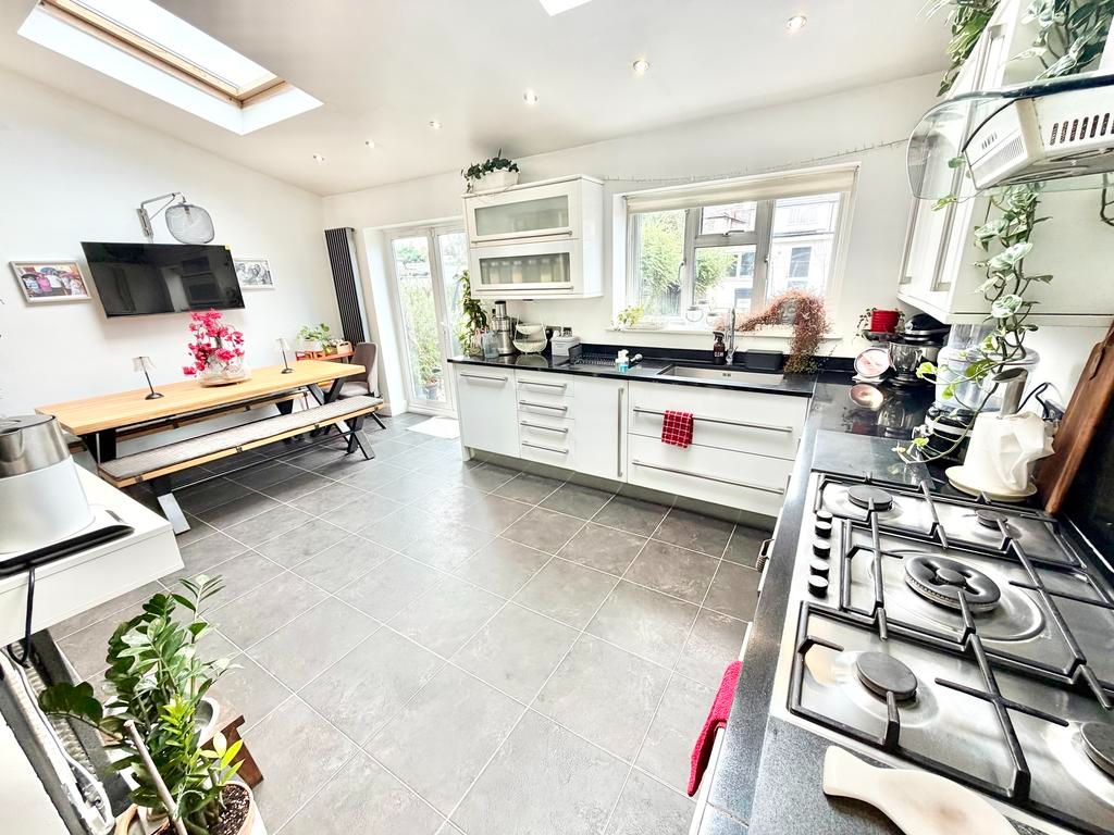 Semi Detached House for sale in London, Church Lane, Kingsbury, London, NW9 8JX