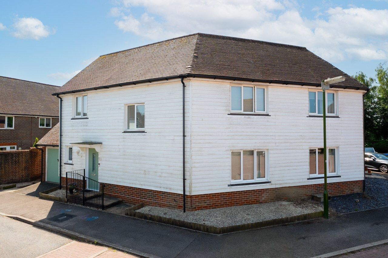 Semi Detached House in Crawley