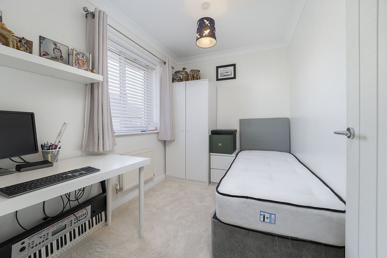 Semi Detached House in Crawley