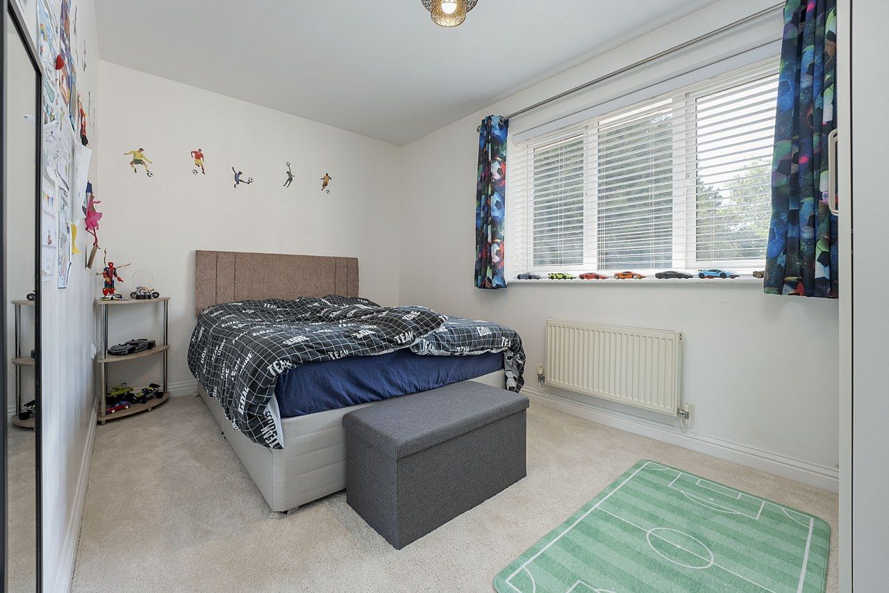 Semi Detached House in Crawley